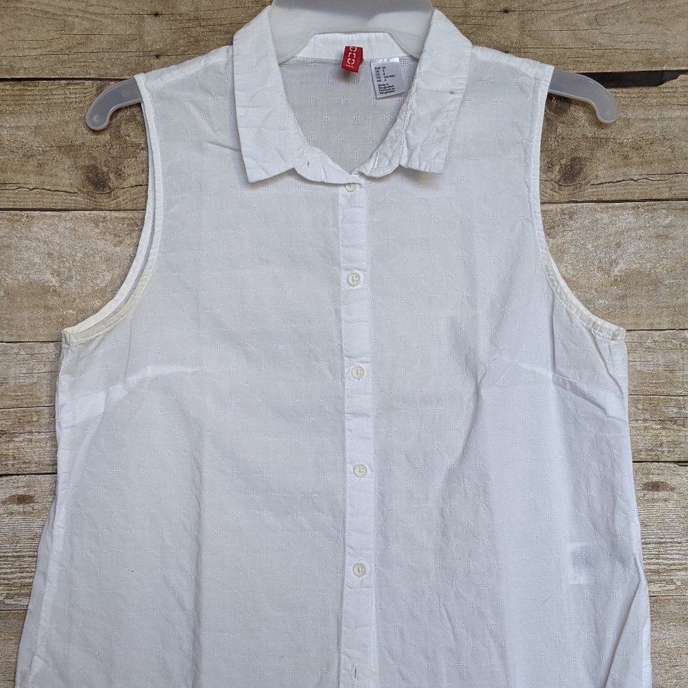 Divided Textured Sleeveless Button Up